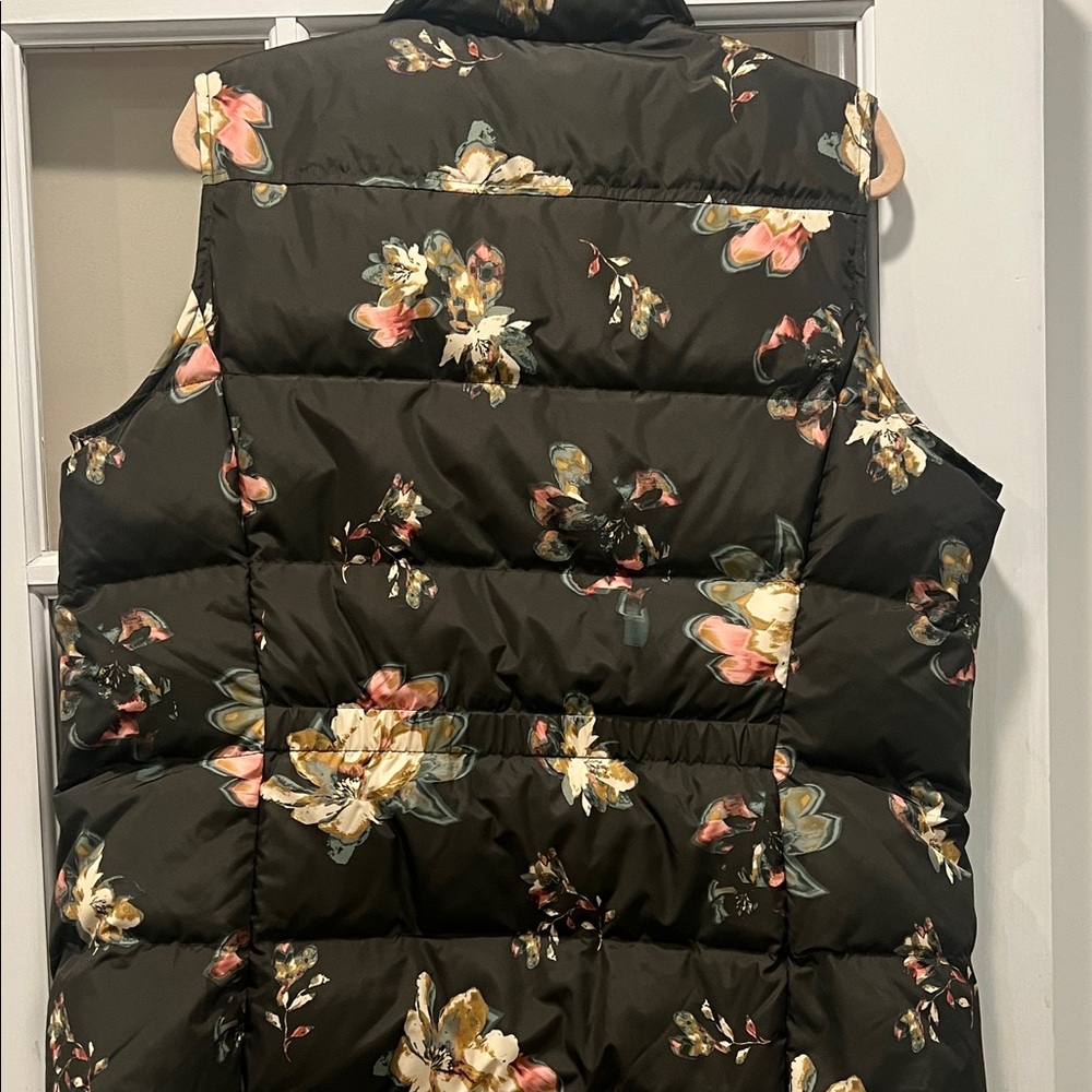 Lands' End Black Floral Puffer Vest  Max 600 - Picture 8 of 15